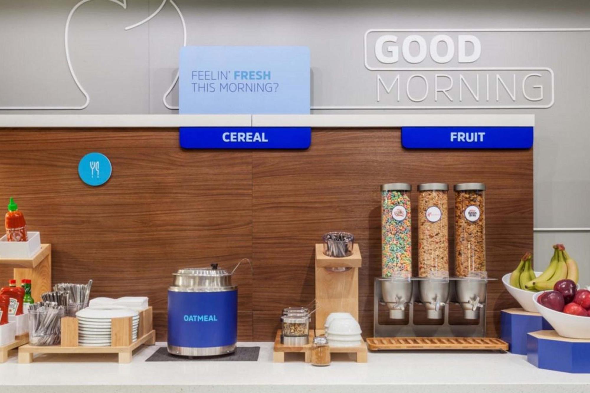 Holiday Inn Express Hotel & Suites Detroit-Utica By Ihg Eksteriør bilde