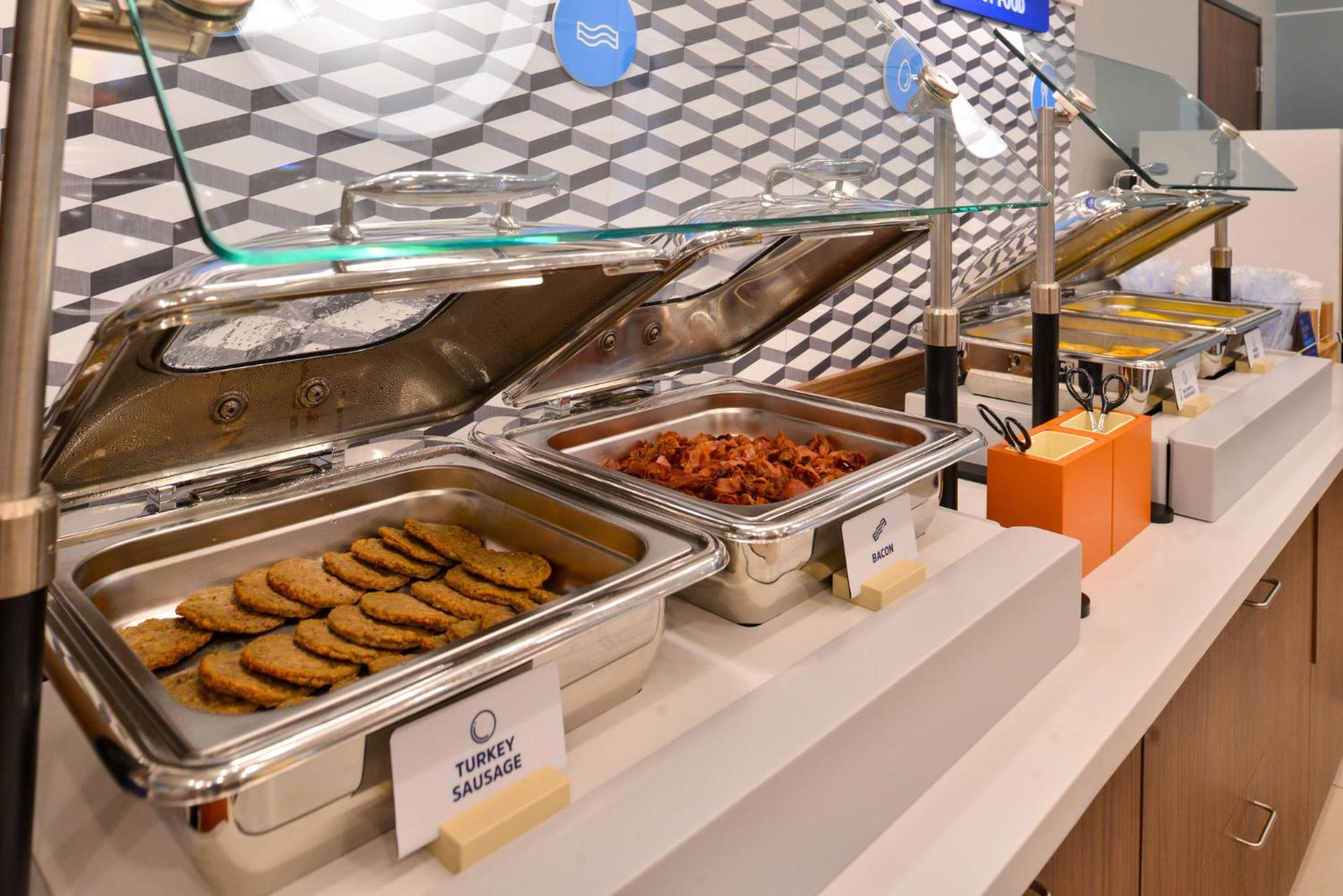 Holiday Inn Express Hotel & Suites Detroit-Utica By Ihg Eksteriør bilde