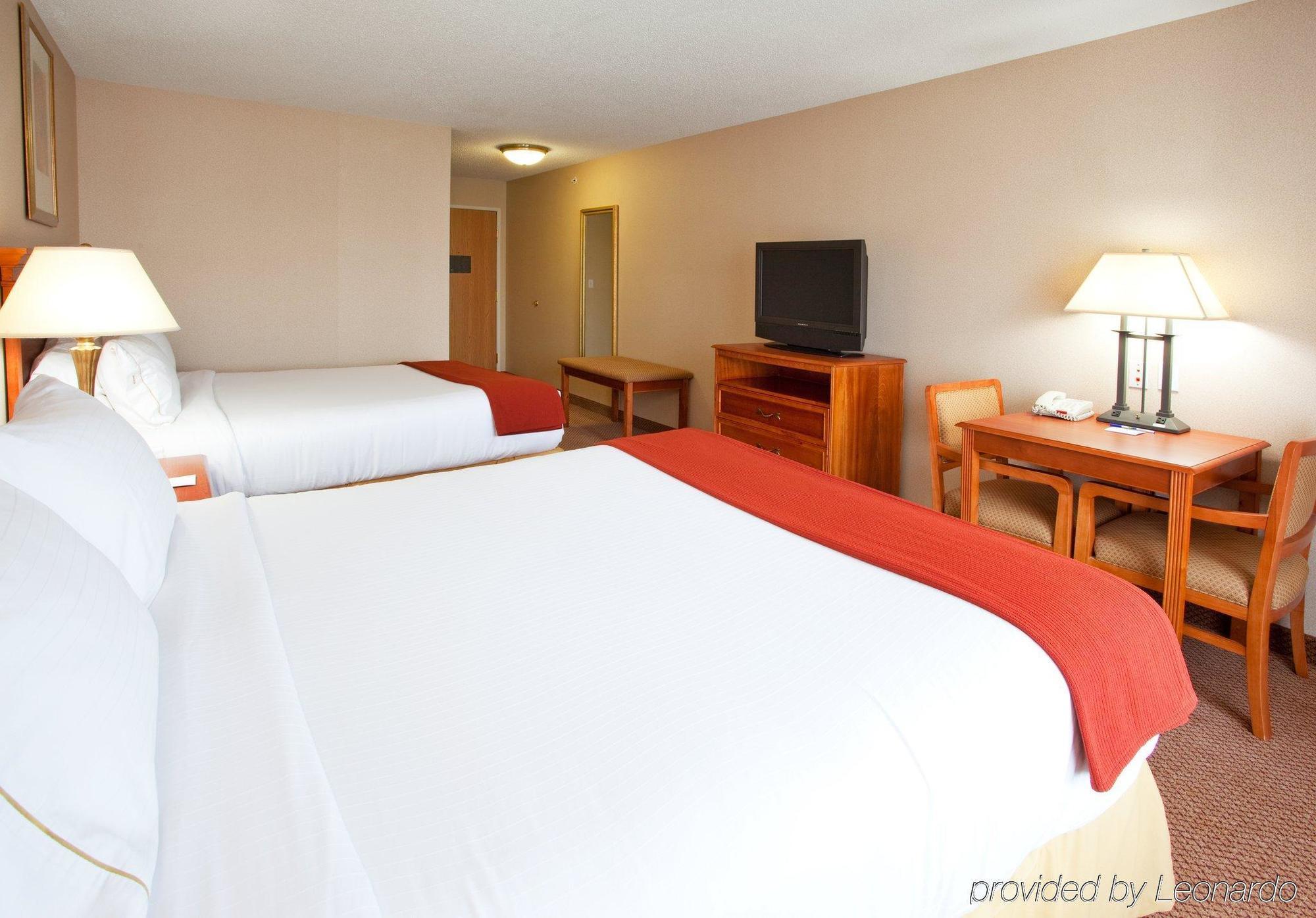 Holiday Inn Express Hotel & Suites Detroit-Utica By Ihg Eksteriør bilde