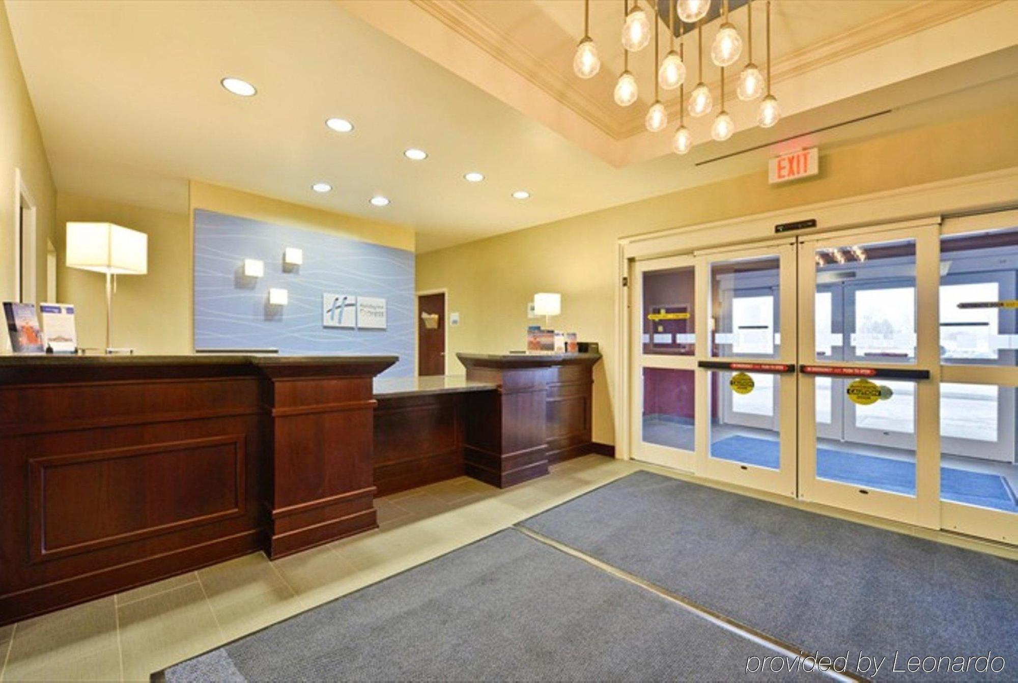 Holiday Inn Express Hotel & Suites Detroit-Utica By Ihg Eksteriør bilde